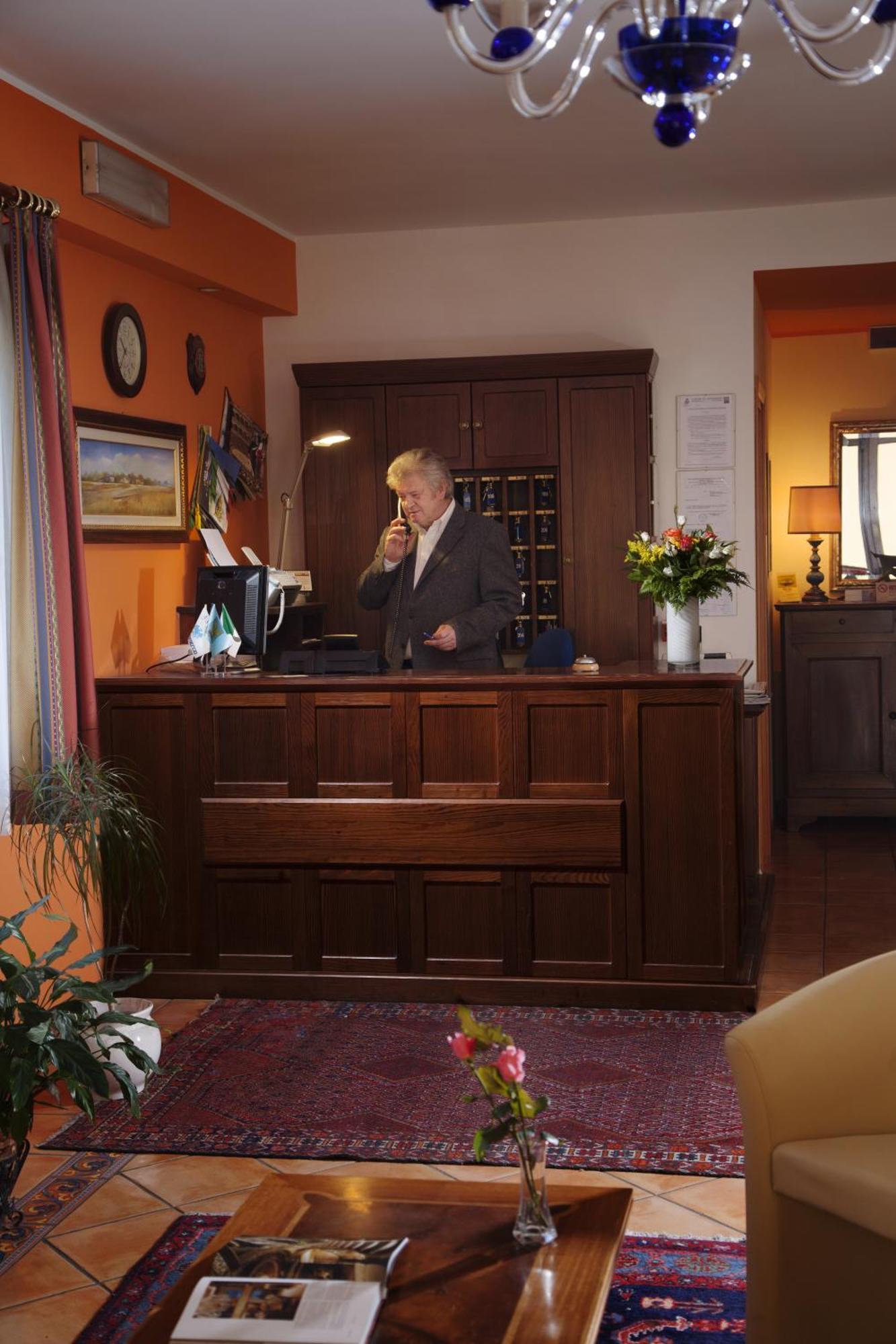 Hotel Naonis Cordenons Extérieur photo