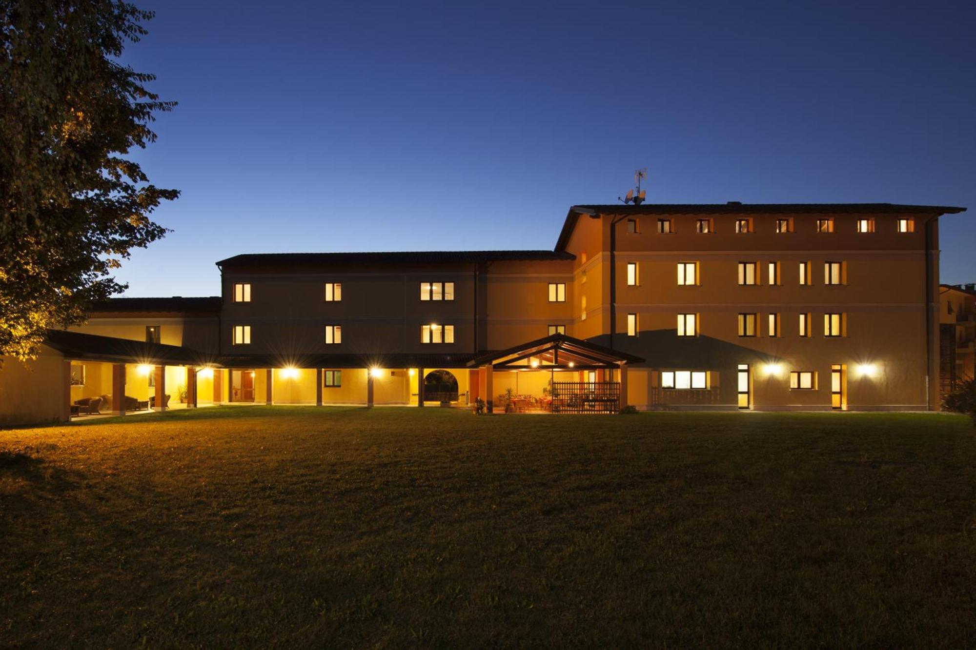 Hotel Naonis Cordenons Extérieur photo