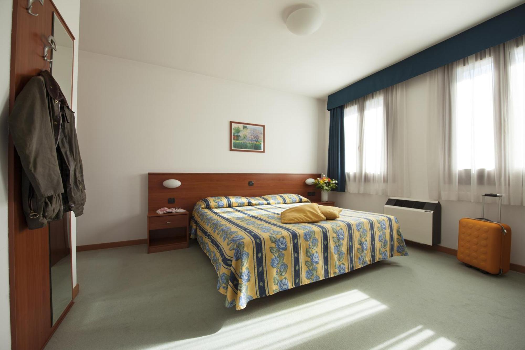 Hotel Naonis Cordenons Extérieur photo